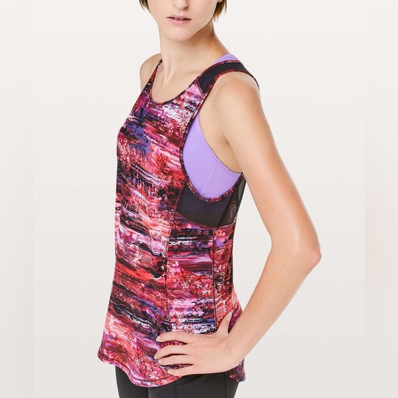 lululemon athletica Tops - Lululemon Sculpt Tank II Top Womens Size 6 Dhaliascape Red Pink Mesh Panels